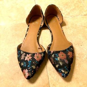 Embroidered statement flats